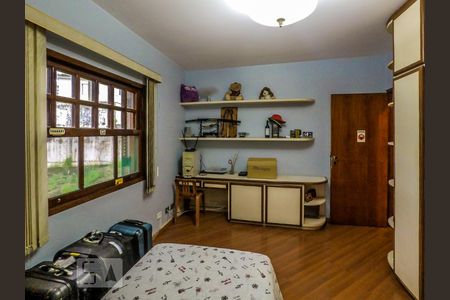 Casa à venda com 300m², 4 quartos e 8 vagasQuarto Suite 2