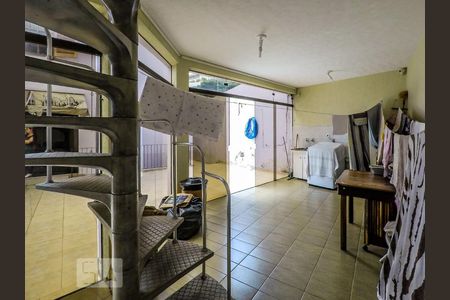 Casa à venda com 300m², 4 quartos e 8 vagasLavanderia 