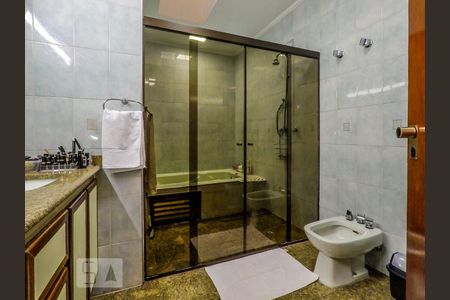 Casa à venda com 300m², 4 quartos e 8 vagasQuarto Suite 