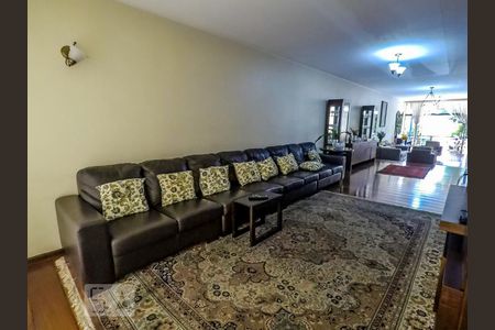 Casa à venda com 300m², 4 quartos e 8 vagasSala varios ambientes