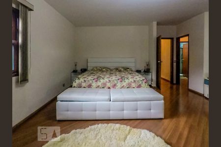 Casa à venda com 300m², 4 quartos e 8 vagasQuarto 1