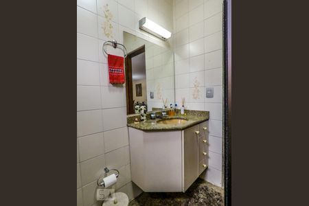 Casa à venda com 300m², 4 quartos e 8 vagasBanheiro