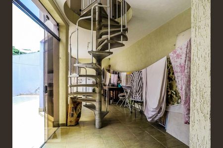 Casa à venda com 300m², 4 quartos e 8 vagasLavanderia 