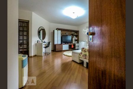 Casa à venda com 300m², 4 quartos e 8 vagasQuarto 1