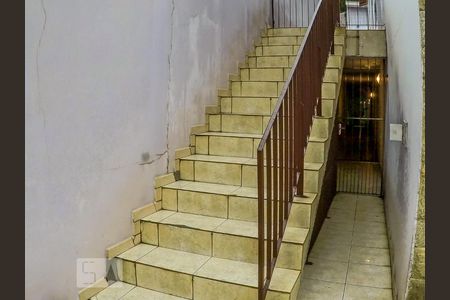 Casa à venda com 300m², 4 quartos e 8 vagasEscada pelo quinta