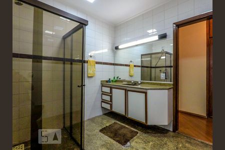 Casa à venda com 300m², 4 quartos e 8 vagasQuarto Suite 2