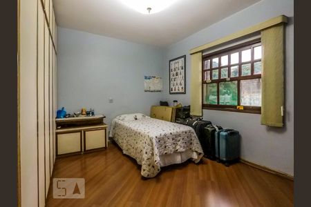 Casa à venda com 300m², 4 quartos e 8 vagasQuarto Suite 2