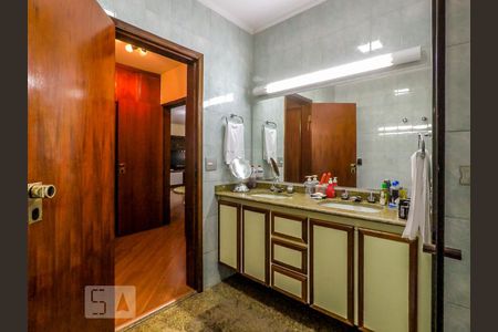 Casa à venda com 300m², 4 quartos e 8 vagasQuarto Suite 