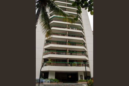 Apartamento à venda com 101m², 2 quartos e 1 vagaFachada