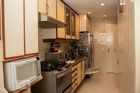 Apartamento à venda com 101m², 2 quartos e 1 vagaCozinha