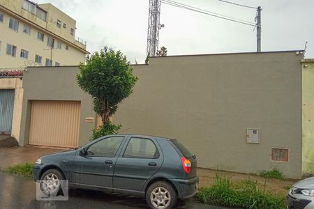 Casa para alugar com 360m², 3 quartos e 5 vagasFachada