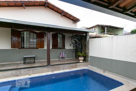Casa para alugar com 360m², 3 quartos e 5 vagasPiscina