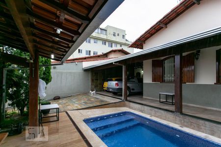 Casa para alugar com 360m², 3 quartos e 5 vagasPiscina