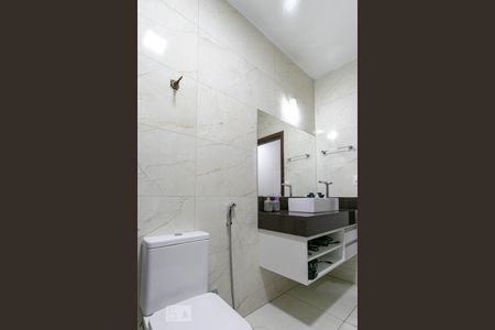 Casa para alugar com 360m², 3 quartos e 5 vagasBanheiro Social