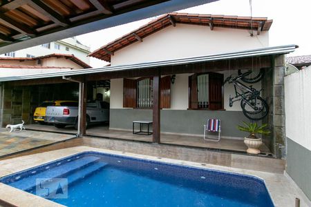Casa para alugar com 360m², 3 quartos e 5 vagasPiscina