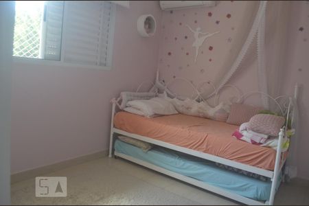 Quarto de casa à venda com 4 quartos, 325m² em Jardim Londrina, São Paulo