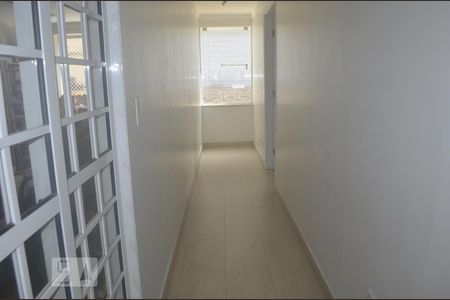 Corredor de casa para alugar com 4 quartos, 325m² em Jardim Londrina, São Paulo