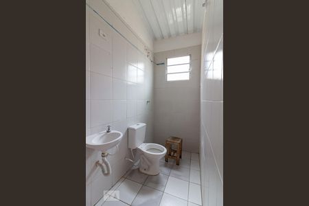 Banheiro de kitnet/studio para alugar com 1 quarto, 28m² em Jardim Dourado, Guarulhos