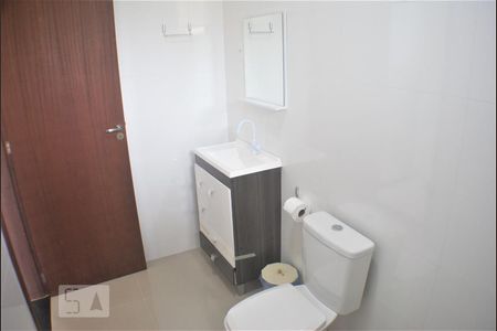 Casa para alugar com 85m², 2 quartos e 1 vaga Casa para alugar com 85m², 2 quartos e 1 vagaDetalhe do Banheiro Social
