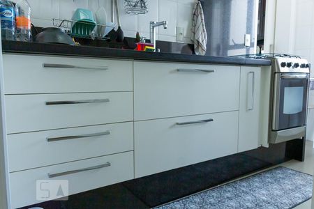 Apartamento para alugar com 81m², 2 quartos e 2 vagasCozinha