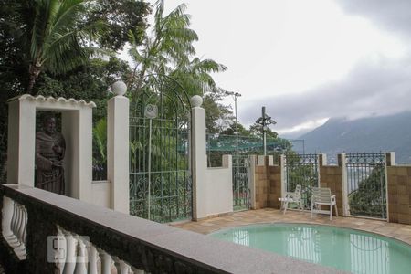 Apartamento à venda com 155m², 2 quartos e 2 vagasÁrea comum - Piscina