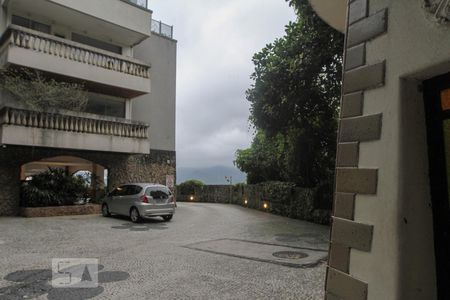 Apartamento à venda com 155m², 2 quartos e 2 vagasEntrada do Condomínio