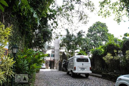 Apartamento à venda com 155m², 2 quartos e 2 vagasEntrada do Condomínio