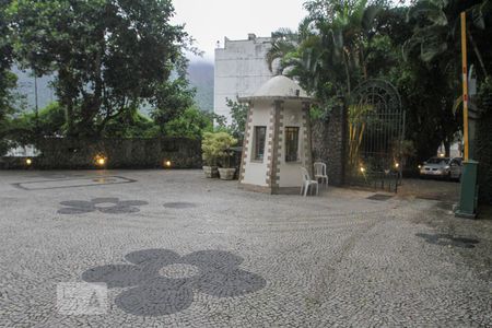 Apartamento à venda com 155m², 2 quartos e 2 vagasEntrada do Condomínio