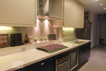 Apartamento à venda com 155m², 2 quartos e 2 vagasCozinha