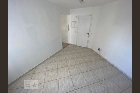 Sala de apartamento à venda com 1 quarto, 34m² em Vila Carmosina, São Paulo