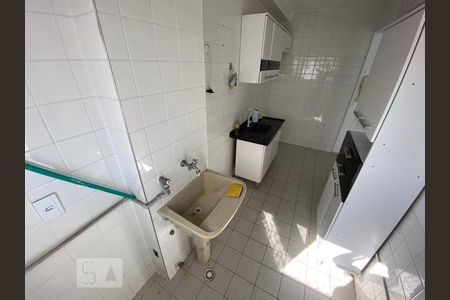 Cozinha de apartamento à venda com 1 quarto, 34m² em Vila Carmosina, São Paulo