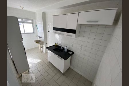 Cozinha de apartamento à venda com 1 quarto, 34m² em Vila Carmosina, São Paulo