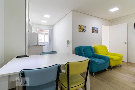 Sala de apartamento para alugar com 1 quarto, 42m² em Melville Empresarial Ii, Barueri