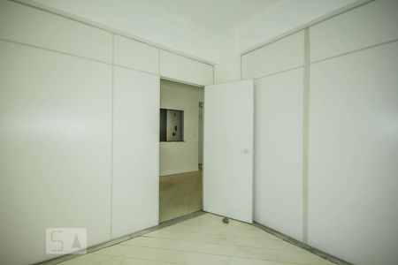 Quarto 1 de apartamento à venda com 2 quartos, 70m² em Copacabana, Rio de Janeiro