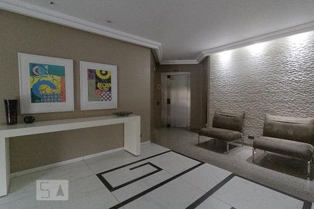 Apartamento para alugar com 172m², 3 quartos e 1 vaga Apartamento para alugar com 172m², 3 quartos e 1 vagaHall