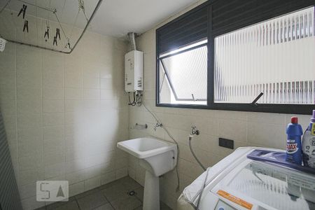 Apartamento para alugar com 172m², 3 quartos e 1 vaga Apartamento para alugar com 172m², 3 quartos e 1 vagaDetalhe da area de serviço
