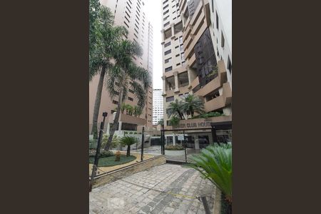 Apartamento para alugar com 172m², 3 quartos e 1 vaga Apartamento para alugar com 172m², 3 quartos e 1 vagaFachada