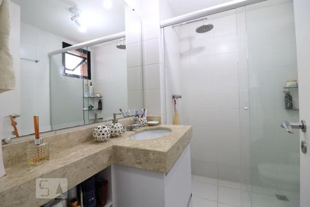 Apartamento para alugar com 118m², 2 quartos e 2 vagasBanheiro da suite