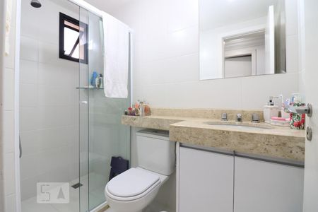 Banheiro social de apartamento para alugar com 2 quartos, 118m² em Cristo Rei, Curitiba