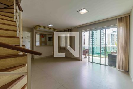 Sala de apartamento para alugar com 3 quartos, 117m² em Barra da Tijuca, Rio de Janeiro