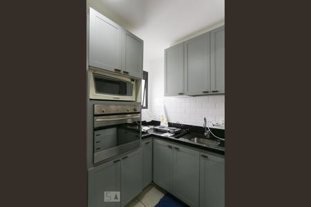 Cozinha de apartamento para alugar com 2 quartos, 60m² em Paraíso, São Paulo