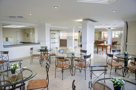 Apartamento à venda com 120m², 3 quartos e 2 vagas Apartamento à venda com 120m², 3 quartos e 2 vagasÁrea comum - Salão de Festas