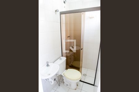 Apartamento à venda com 120m², 3 quartos e 2 vagas Apartamento à venda com 120m², 3 quartos e 2 vagasBanheiro da Área de Serviço