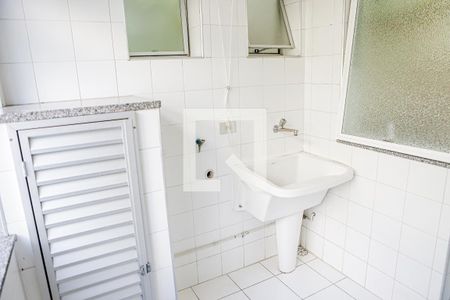 Apartamento à venda com 120m², 3 quartos e 2 vagas Apartamento à venda com 120m², 3 quartos e 2 vagasÁrea de Serviço