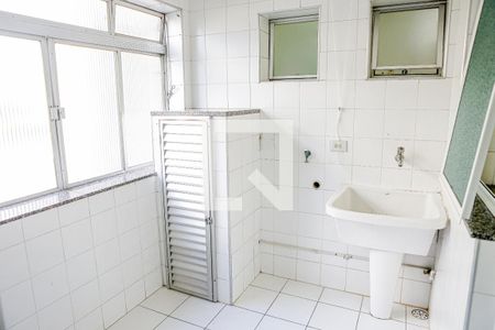 Apartamento à venda com 120m², 3 quartos e 2 vagas Apartamento à venda com 120m², 3 quartos e 2 vagasÁrea de Serviço