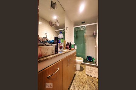 Apartamento à venda com 185m², 3 quartos e 4 vagasBanheiro da Suíte 2