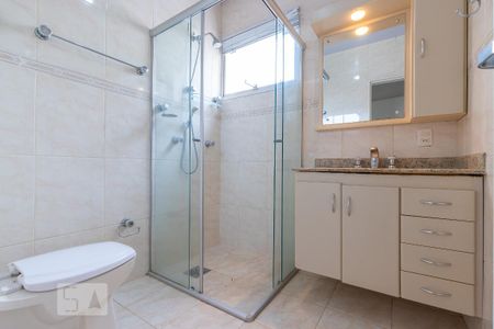 Apartamento para alugar com 118m², 3 quartos e 1 vaga Apartamento para alugar com 118m², 3 quartos e 1 vagaBanheiro da suíte