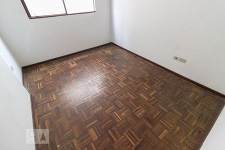 Quarto 2 de apartamento para alugar com 2 quartos, 57m² em Rebouças, Curitiba