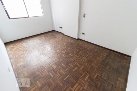 Quarto 1 de apartamento para alugar com 2 quartos, 57m² em Rebouças, Curitiba