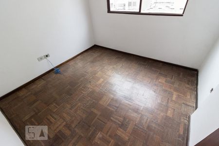 Quarto 1 de apartamento para alugar com 2 quartos, 50m² em Rebouças, Curitiba